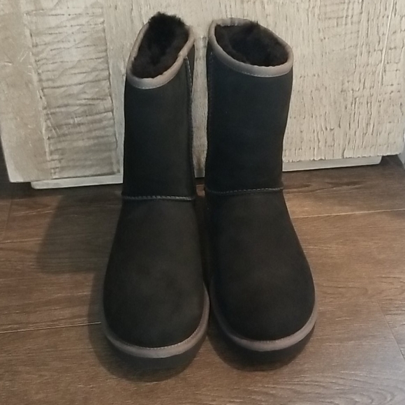 UGG Custom Classic Short Boots - Picture 4 of 7